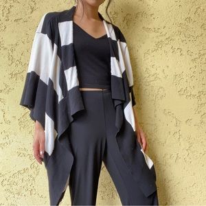 Oversized Black & White Cardigan (SM-XL)